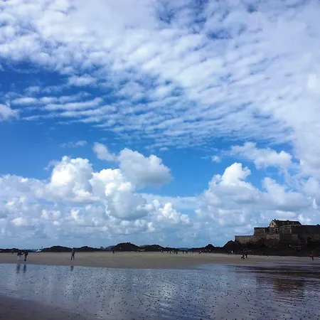 Appartement Saint Malo Vue Sur Mer Et Sur Intra Muros, Ferry, Plage Et Commerces A 50 M Exterior photo