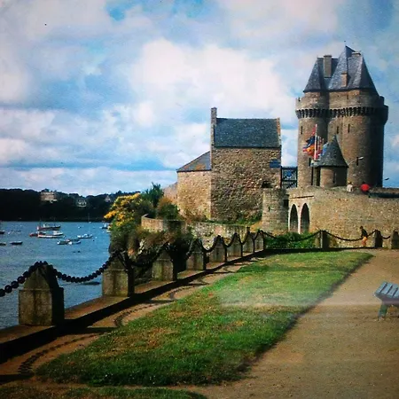 Appartement Saint Malo Vue Sur Mer Et Sur Intra Muros, Ferry, Plage Et Commerces A 50 M Exterior photo
