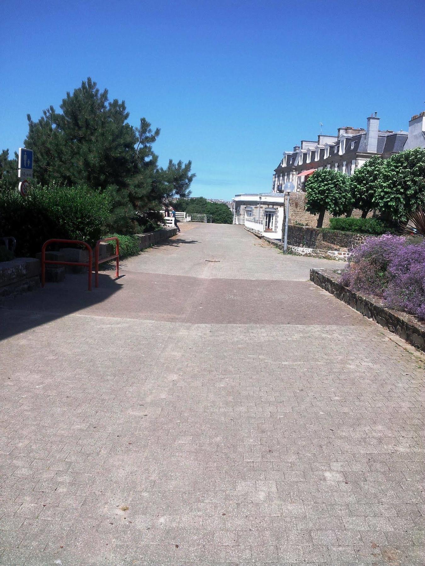 Appartement Saint Malo Vue Sur Mer Et Sur Intra Muros, Ferry, Plage Et Commerces A 50 M Apartment