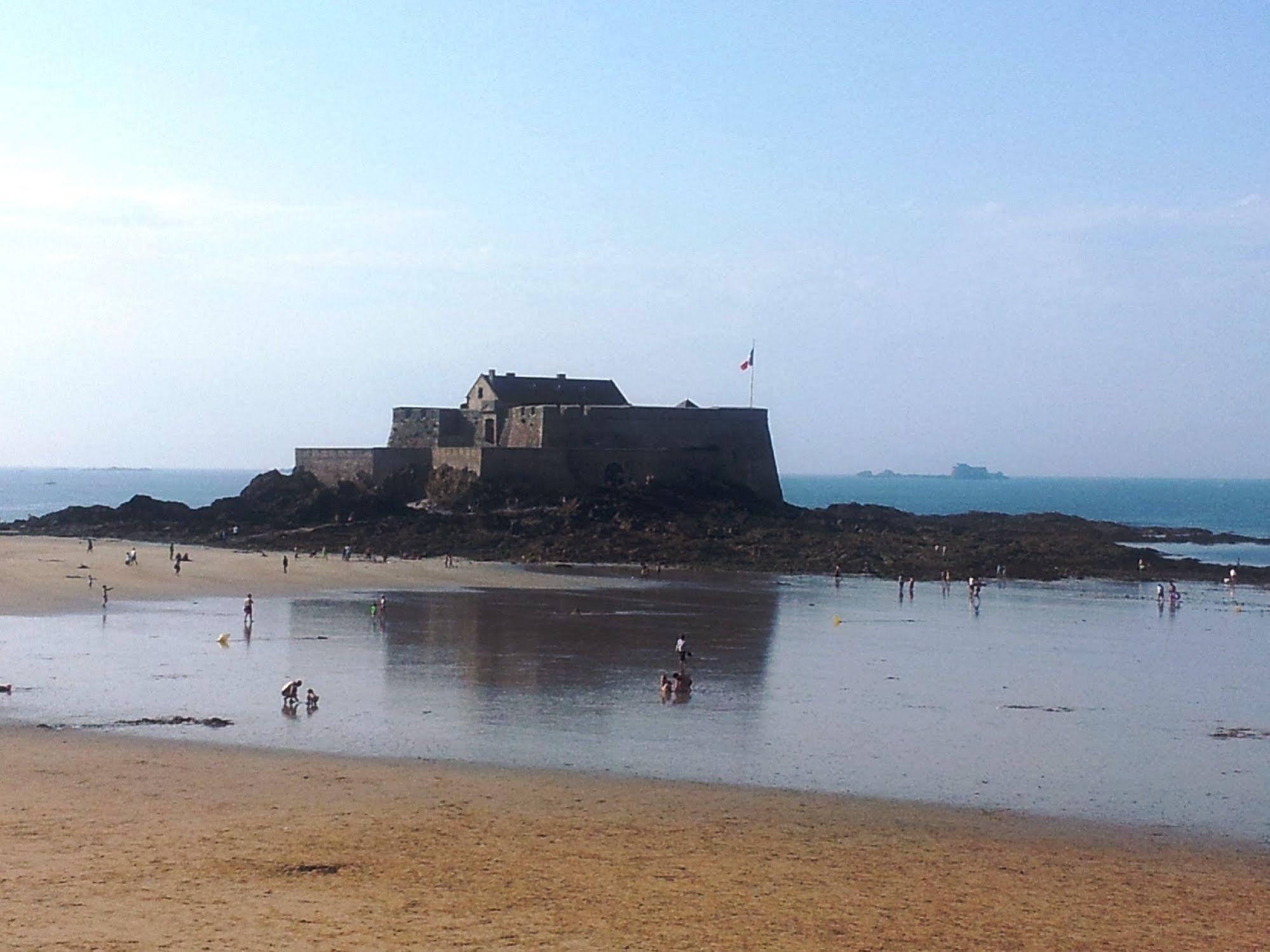 Apartment Appartement Saint Malo Vue Sur Mer Et Sur Intra Muros, Ferry, Plage Et Commerces A 50 M *