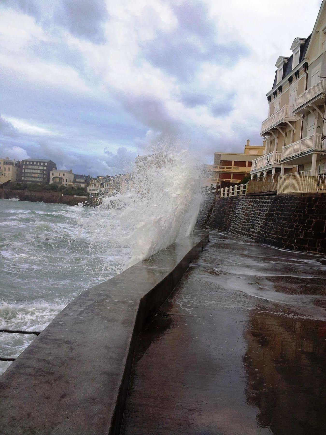 Appartement Saint Malo Vue Sur Mer Et Sur Intra Muros, Ferry, Plage Et Commerces A 50 M