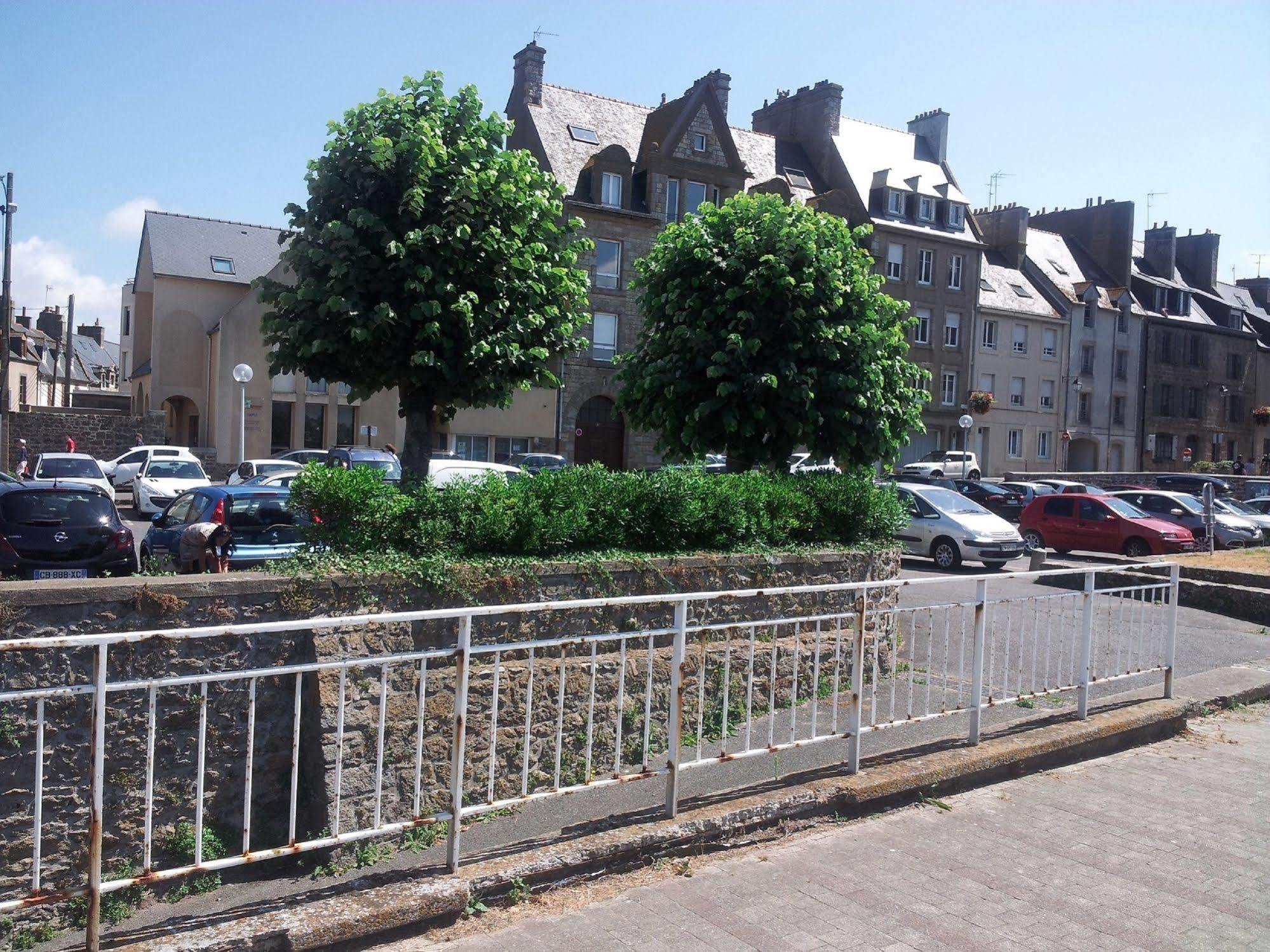 Appartement Saint Malo Vue Sur Mer Et Sur Intra Muros, Ferry, Plage Et Commerces A 50 M *